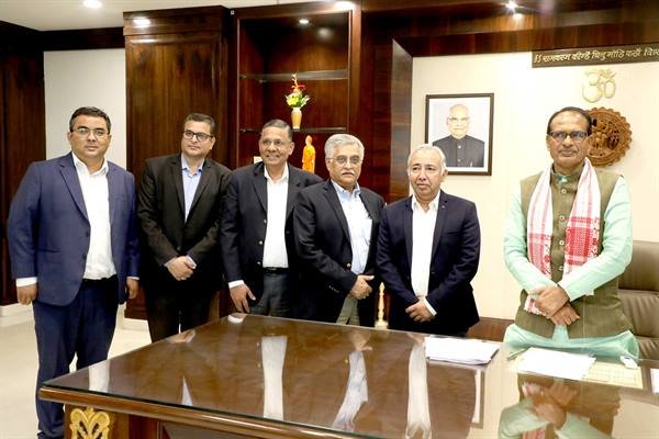 मुख्यमंत्री श्री चौहान से की उद्योगपतियों ने भेंट