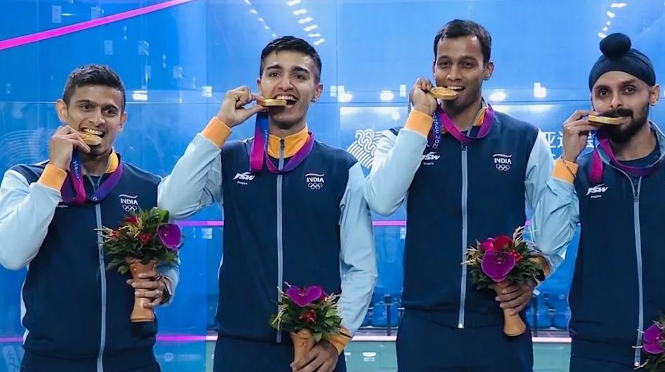 India beat Pakistan to win gold in men's team squash
