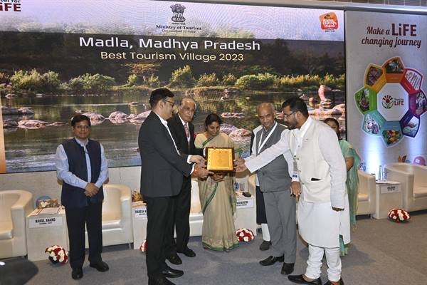 प्रमुख सचिव श्री शुक्ला ने दी बधाई