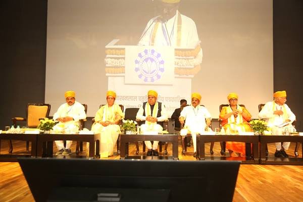 मीडिया का कार्य है शासन के सभी अंगों को सचेत करना