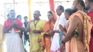 मुख्यमंत्री श्री चौहान ने ओंकारेश्वर में वैदिक रीति-रिवाज से पूजा अर्चना की