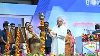 मुख्यमंत्री श्री भूपेश बघेल ने दीप प्रज्ज्वलित कर कार्यक्रम का शुभारंभ