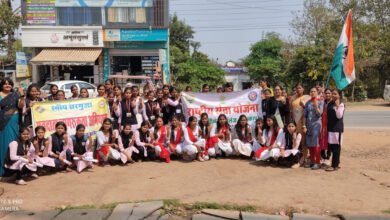 नुक्कड़ नाटक एवं फ्लैश मॉब के जरिए मतदान हेतु नागरिकों को किया गया जागरूक