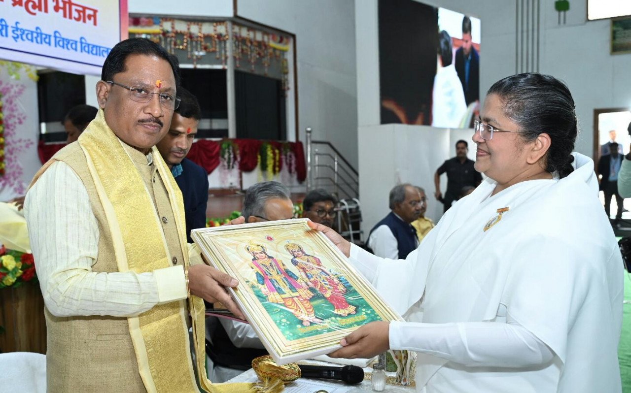 ब्रह्माकुमारी बहनों के स्नेह से हम सब अभिभूत