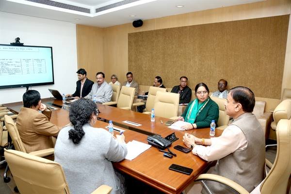 स्कूल शिक्षा मंत्री श्री सिंह ने मंत्रालय में हुई बैठक में की समीक्षा