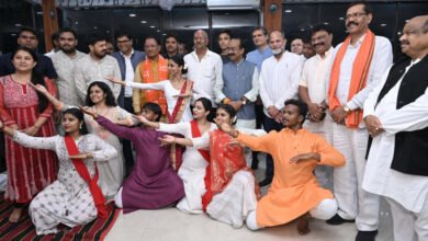 कलाकारों को बेहतर अवसर