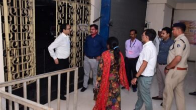 कलेक्टर ने कलेक्टोरेट में नाम निर्देशन पत्र प्राप्त एवं जमा करने की व्यवस्था का लिया जायजा