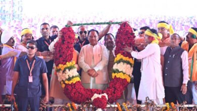 तेंदूपत्ता 5500 रूपए प्रति मानक बोरा पारिश्रमिक दर पर खरीदा