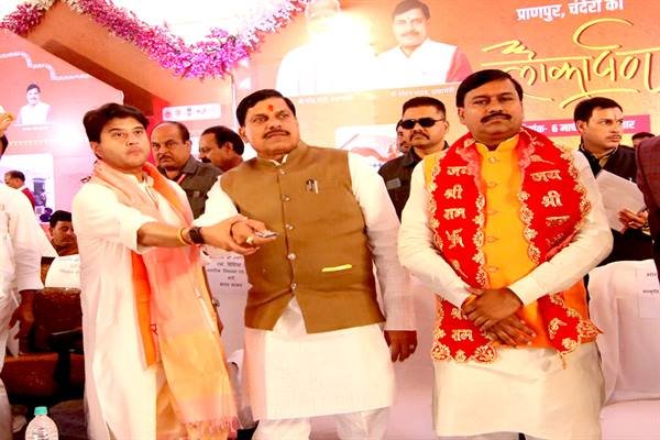 बुनकरों और शिल्पकारों का ग्राम प्राणपुर