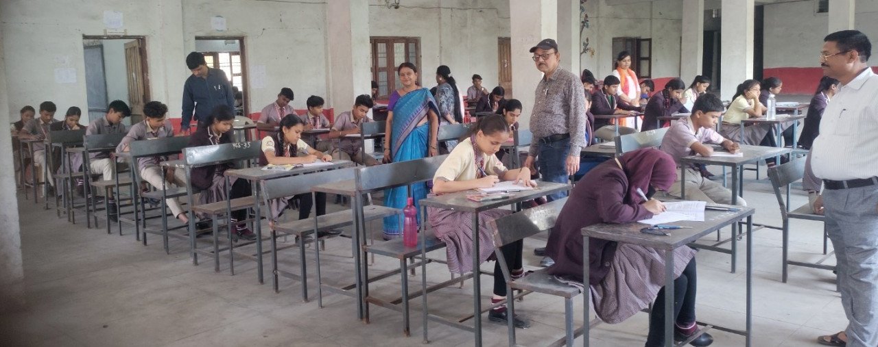 बोर्ड परीक्षा केन्द्रों का निरीक्षण