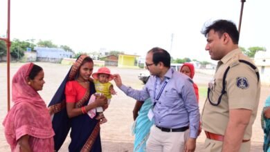 कलेक्टर एवं एसपी ने जिले के विभिन्न मतदान केन्द्र