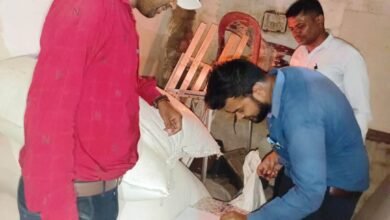 नकली उत्पाद की शिकायत मिलने पर खाद्य सुरक्षा विभाग ने दी दबिश