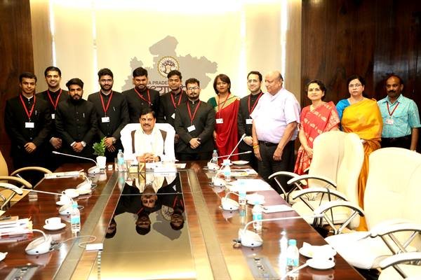 मुख्यमंत्री डॉ. यादव से