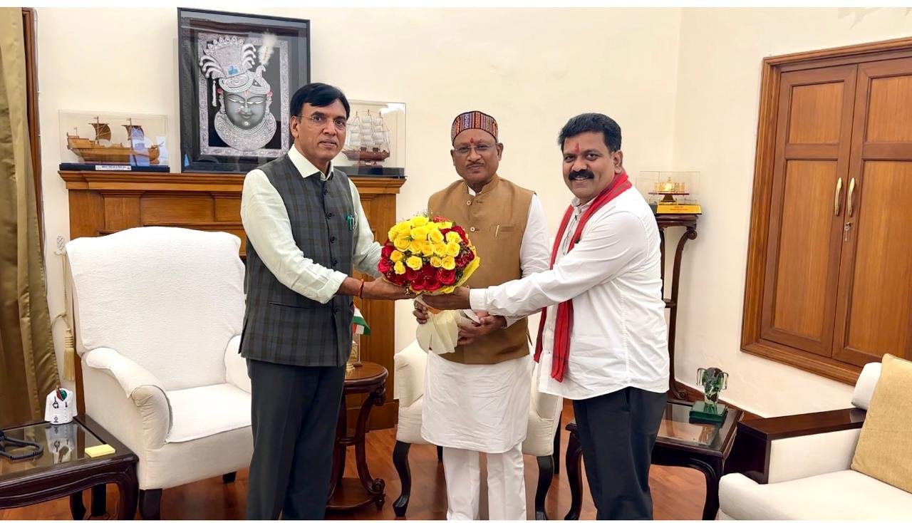 केंद्रीय मंत्री डॉ. मनसुख मंडाविया से रोजगार सृजन, श्रमिक कल्याण और खेल