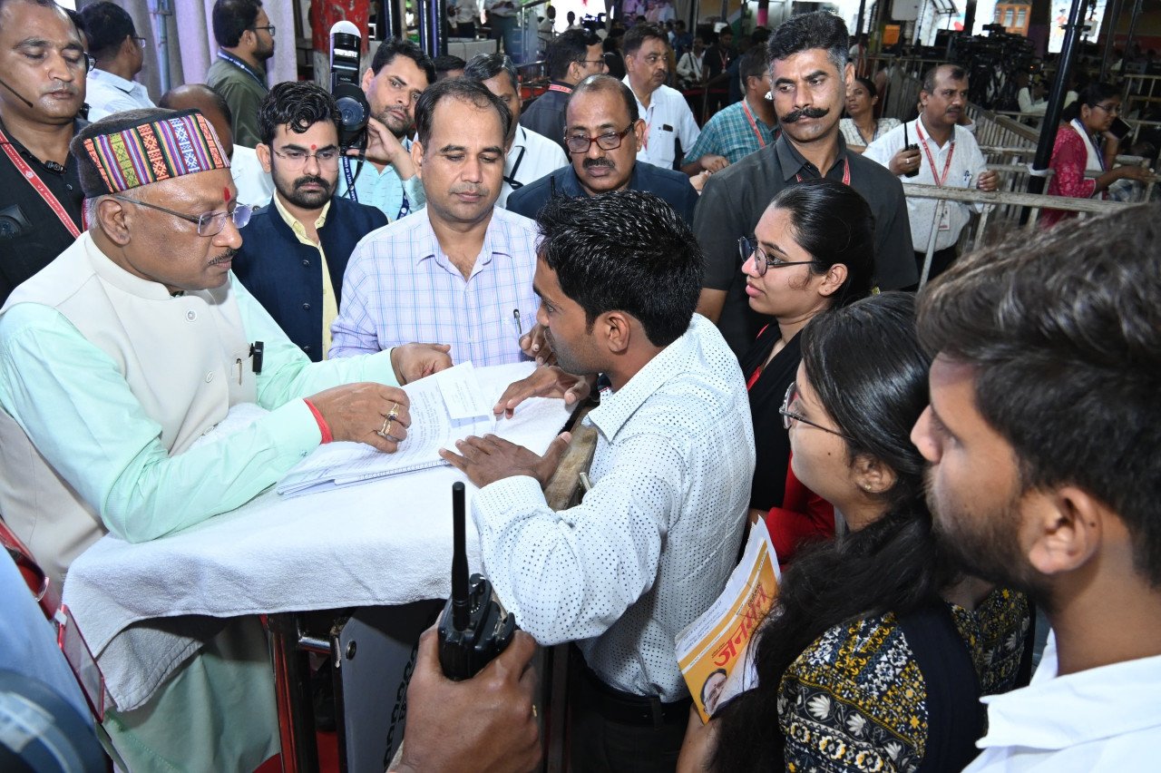 दूसरे सप्ताह भी मुख्यमंत्री के जनदर्शन में नागरिकों में जबरदस्त उत्साह