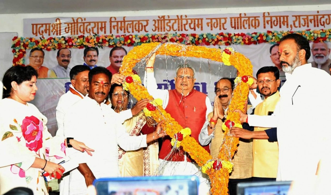 विधानसभा अध्यक्ष डॉ रमन सिंह