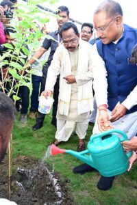 मंत्री श्री नेताम के शासकीय आवास में गृह प्रवेश कार्यक्रम में हुए शामिल