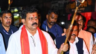 विभाजन विभीषिका स्मृति दिवस पर मशाल जुलूस में उपमुख्यमंत्री विजय शर्मा हुए शामिल