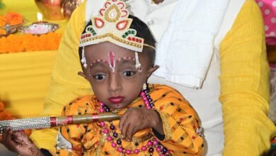 न्हें राधा-कृष्णों की अठखेलियों से गुलजार हुआ मुख्यमंत्री निवास