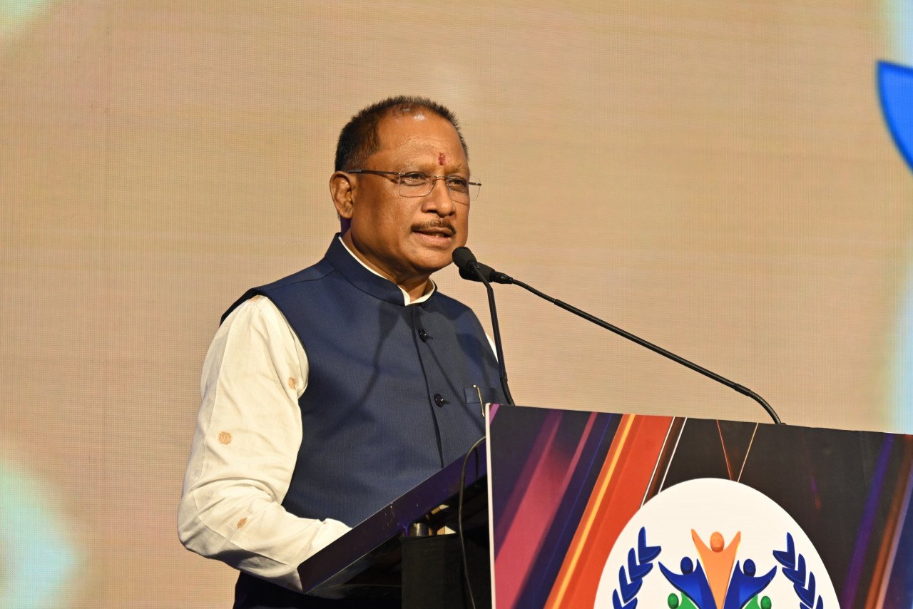 आईबीसी 24 स्वर्णशारदा स्कॉलरशिप 2024 कार्यक्रम में हुए शामिल मुख्यमंत्री