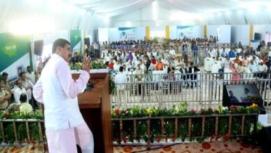 उद्योग रोजगार के अवसर, राजस्व और राज्य की साख को बढ़ाते हैं