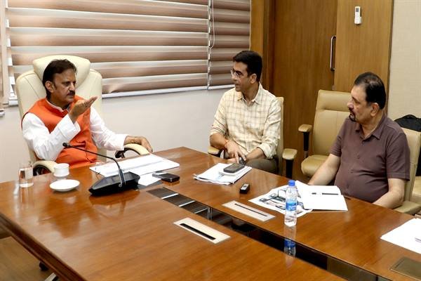 उप मुख्यमंत्री श्री शुक्ल ने रीवा में आईटी पार्क और रीजनल इंडस्ट्री कॉनक्लेव की समीक्षा की