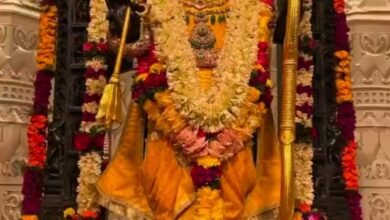 जन्माष्टमी के अवसर पर ननिहाल से भेजे गए विशेष परिधान