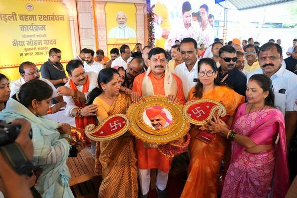 बहनों के आशीर्वाद से प्रदेश को देश का नम्बर वन राज्य बनायेंगे