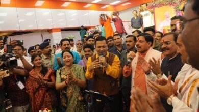 भगवान श्रीकृष्ण ने धर्म के मार्ग पर चलने का दिया संदेश