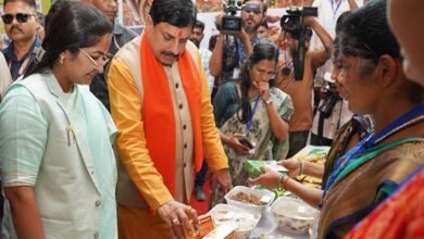 मुख्यमंत्री डिंडोरी में लाड़ली बहनों के आभार सह उपहार कार्यक्रम में हुए शामिल