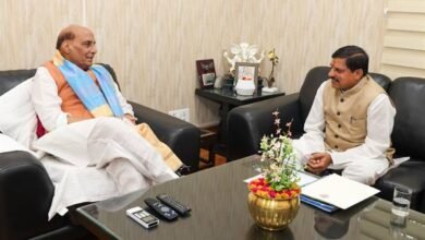 मुख्यमंत्री डॉ यादव ने केंद्रीय रक्षा मंत्री श्री सिंह से भेंट की