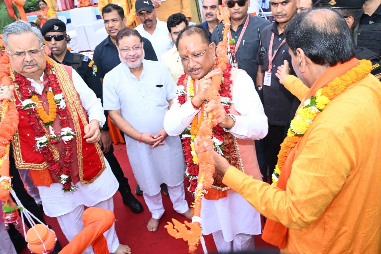 मुख्यमंत्री श्री विष्णुदेव साय विशाल कांवड़ यात्रा कार्यक्रम में हुए शामिल