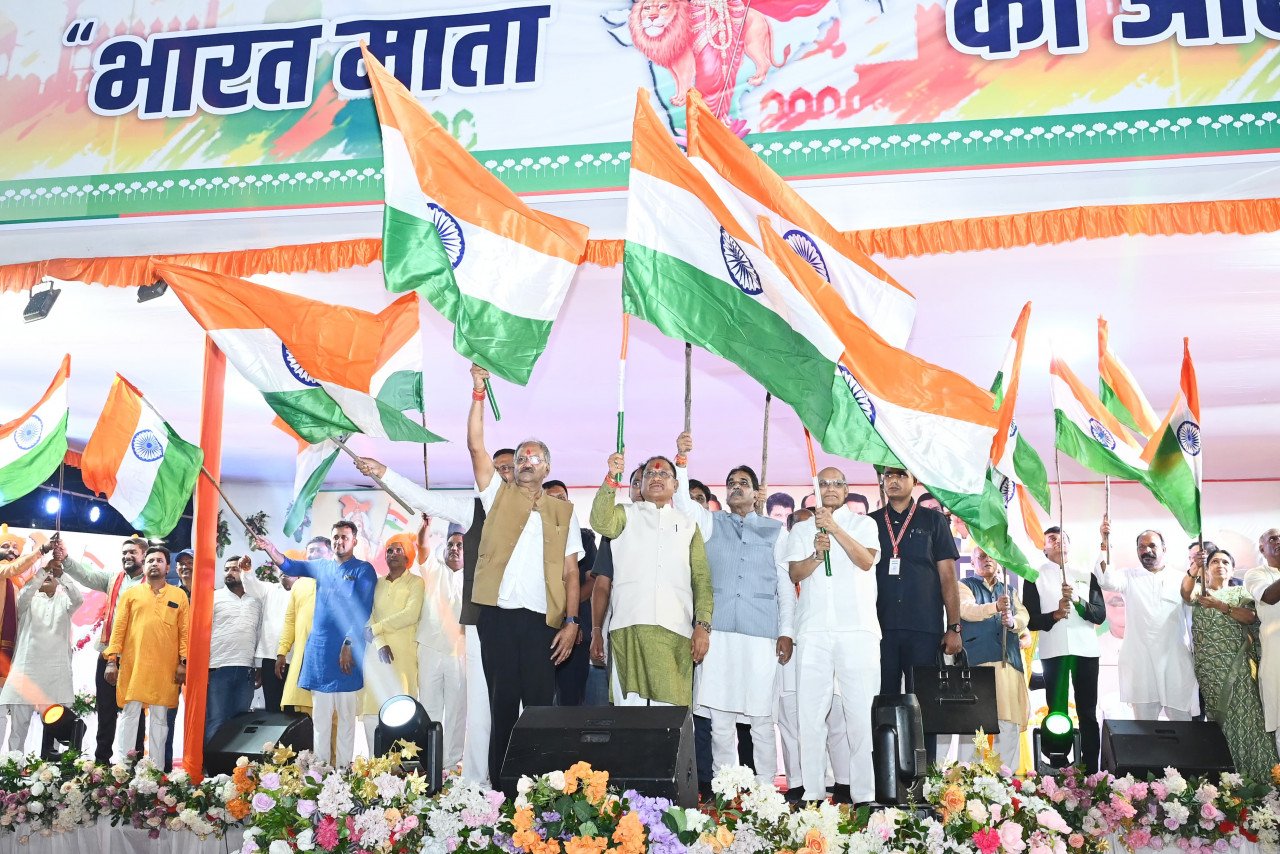 वीर सपूतों के बलिदान से मिली है आजादी