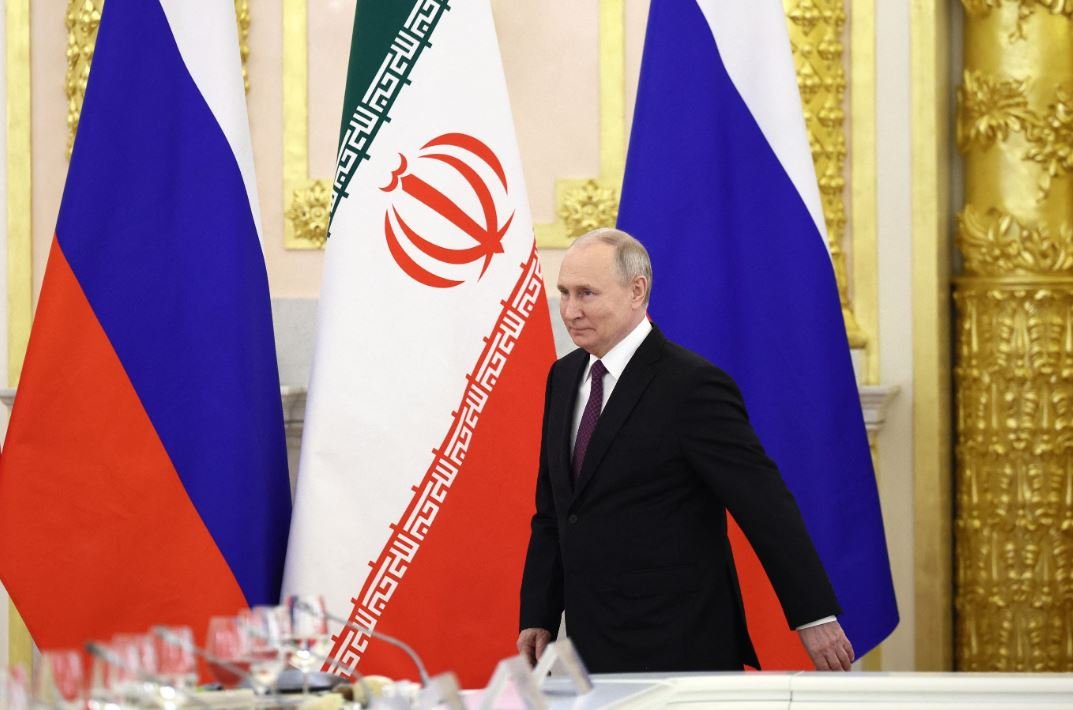 Russia sharing nuclear secrets with Iran fuels US-UK worries