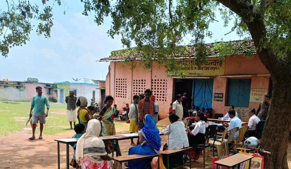 पहाड़ी कोरवा बस्ती में जनमन शिविर का आयोजन