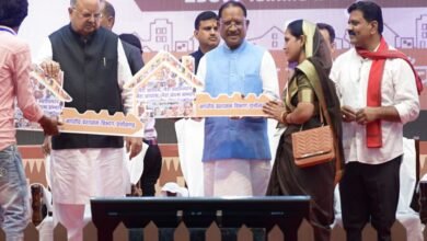 प्रधानमंत्री श्री नरेन्द्र मोदी ने आवासहीन परिवारों को मकान निर्माण