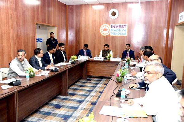 मुख्यमंत्री डॉ. यादव ने नवकरणीय ऊर्जा