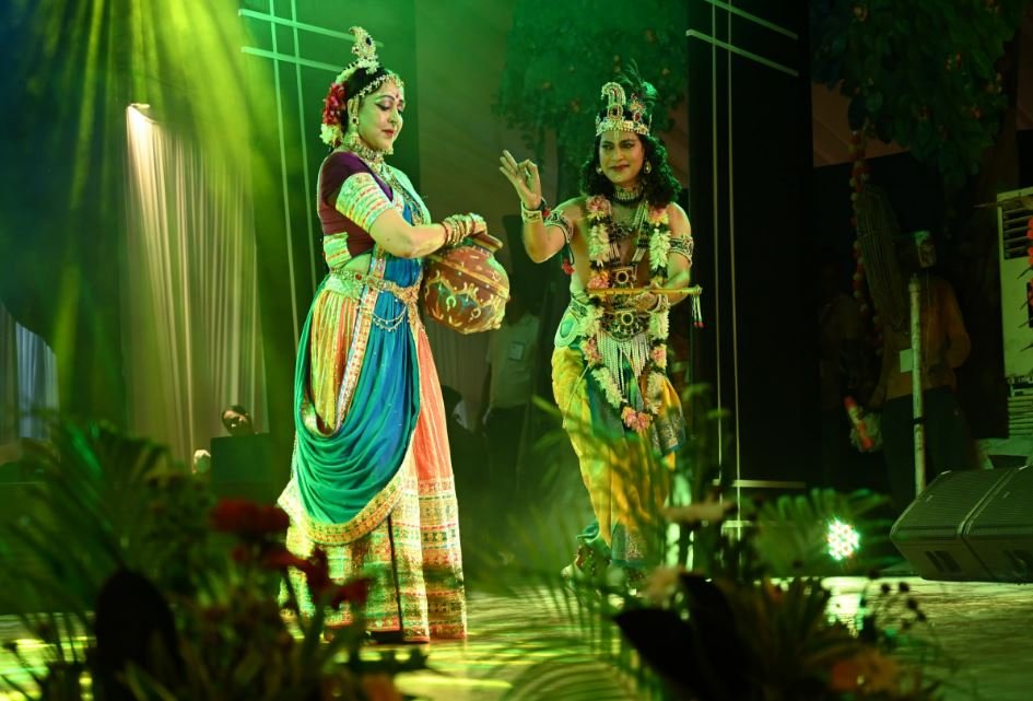 रायगढ़ में आज से शुरू हुए चक्रधर समारोह में प्रख्यात अभिनेत्री