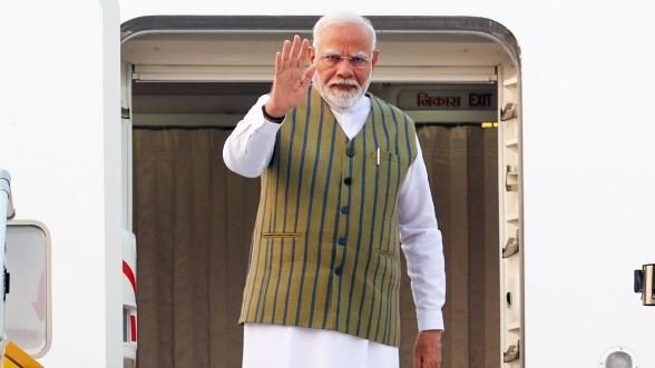 PM मोदी रूस के कजान में हुए लैंड