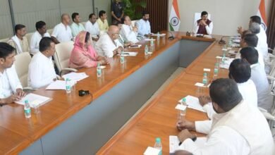 मुख्यमंत्री से नेता प्रतिपक्ष और विधायकों ने की मुलाकात