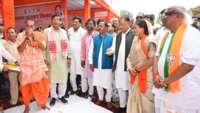 सियानजनों की सेवा से मिलता है पुण्य और आशीर्वाद