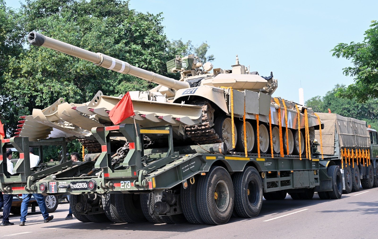 भव्य सैन्य समारोह