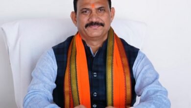 राज्य के स्वास्थ्य मंत्री श्री श्याम बिहारी जायसवाल