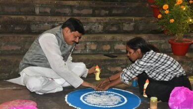 मुख्यमंत्री डॉ. यादव ने मुख्यमंत्री निवास में बनाई रंगोली