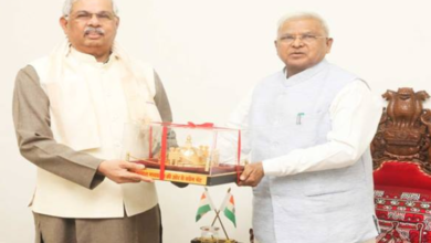 Bihar Governor Shri Arlekar made a courtesy call on Governor Shri Patel; informal discussion took place on various issues of development