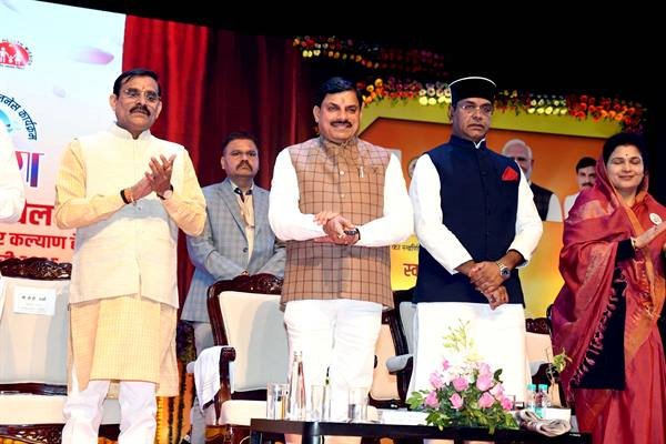 Youth should give every possible contribution in making India a developed nation Chief Minister Dr. Yadav